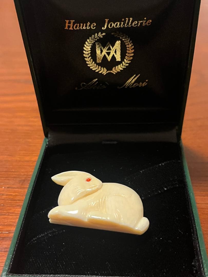 【美品】アキオモリ 森暁雄 ウサギ ブローチ