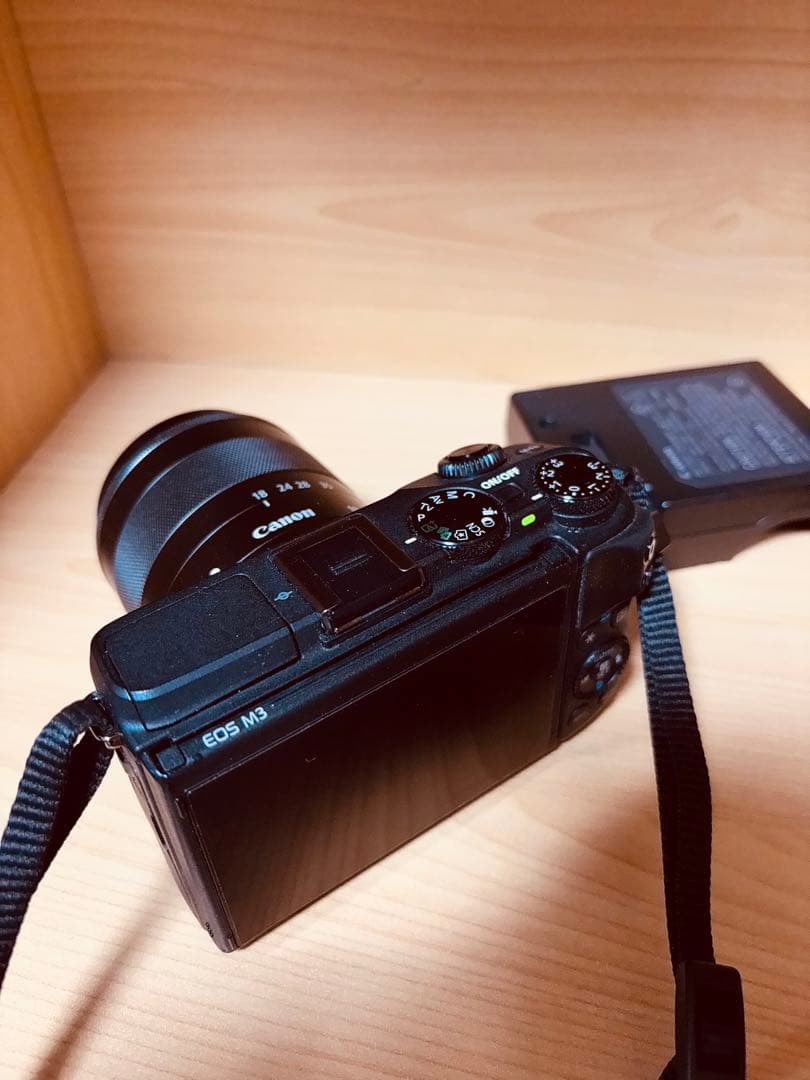 Canon EOS M3ミラーレスカメラ レンズ2本付き（ダブルレンズキット）