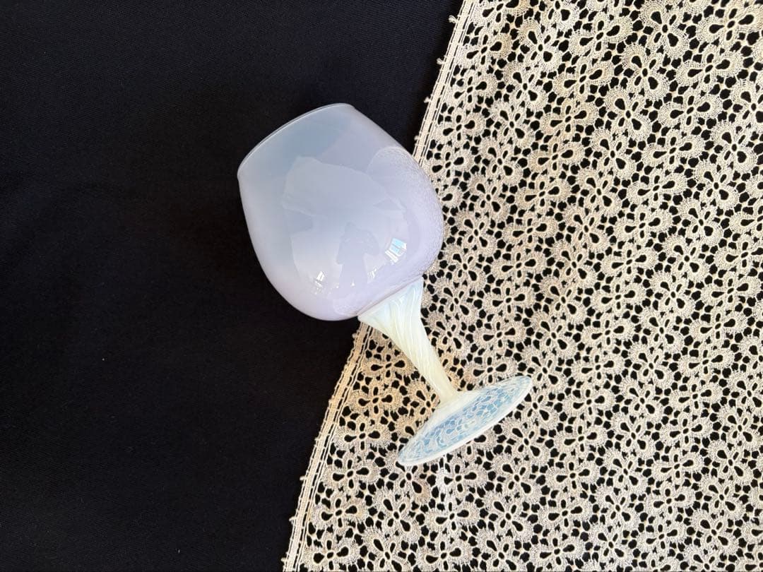 オパリンガラス フラワーベース 薄いパープルカラー フランスアンティーク