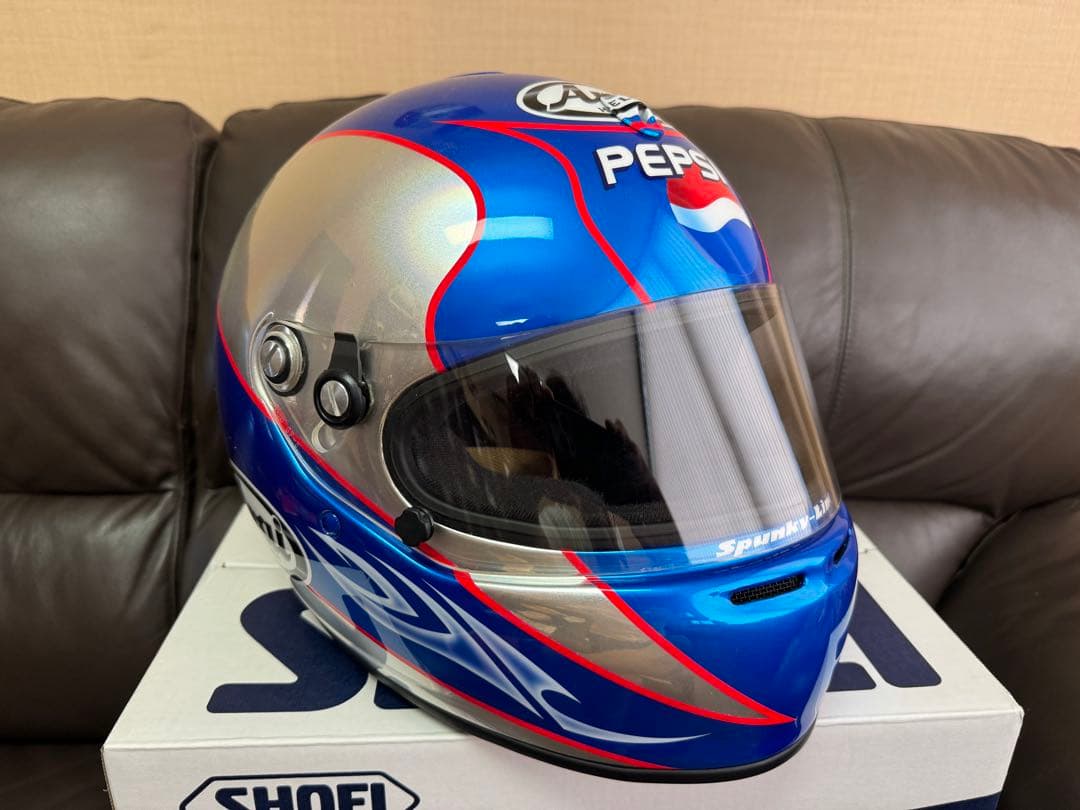4輪専用ARAI ヘルメット　近藤真彦レプリカ　マッチ！