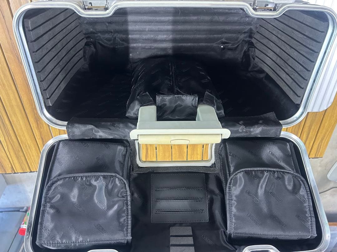 RIMOWA リモワ パイロットトロリー　TOPAS アルミ