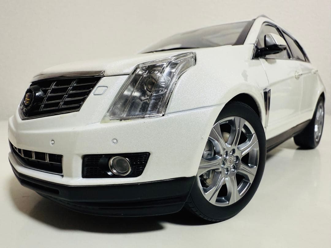Kyosho京商/Cadillacキャデラック srx クロスオーバー 1/18