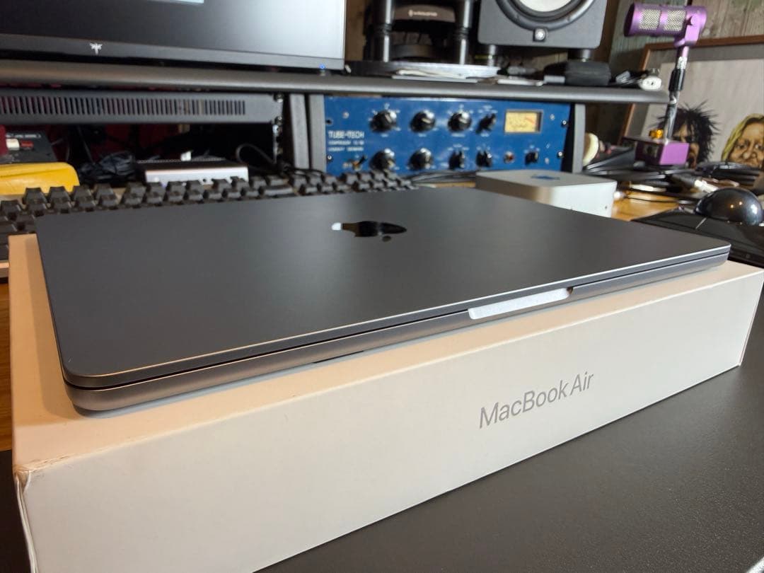 MacBook本体 Apple MacBook Air M2 16GB, 512GB