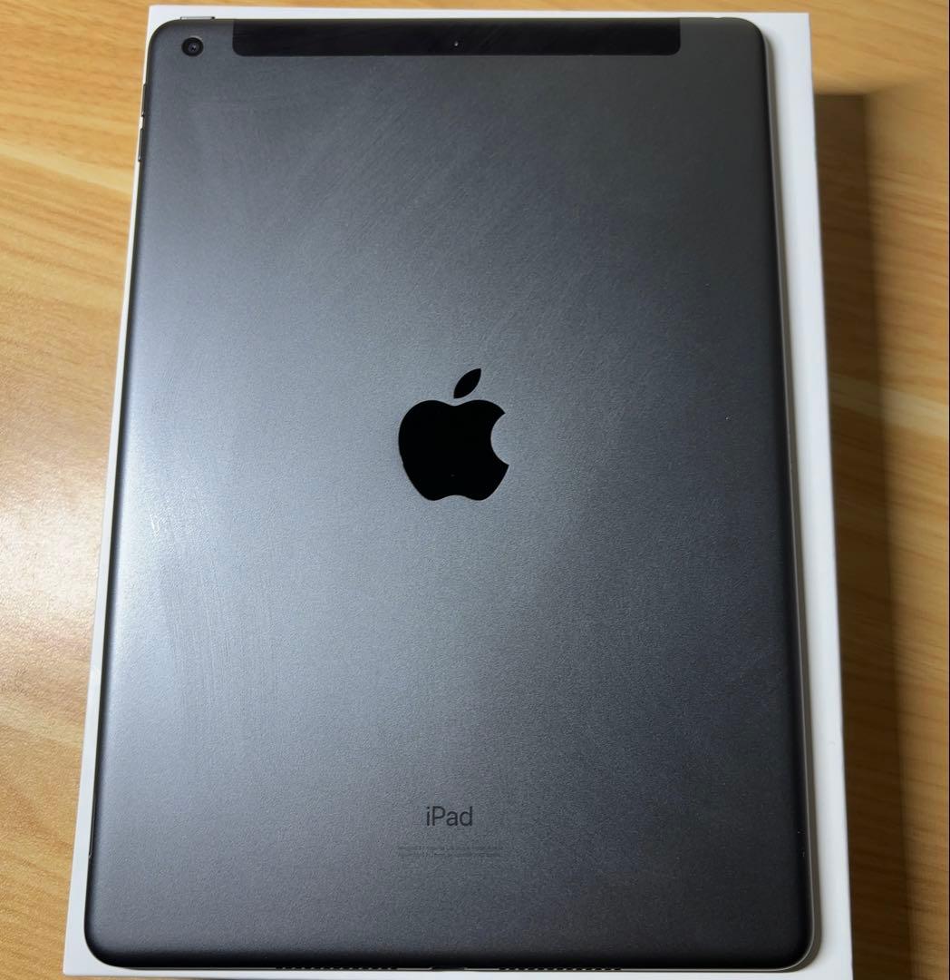 早い者勝ち　iPad 第８世代　32GB セルラー