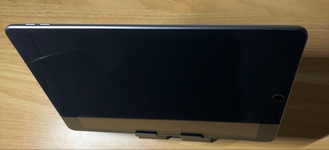 早い者勝ち　iPad 第８世代　32GB セルラー