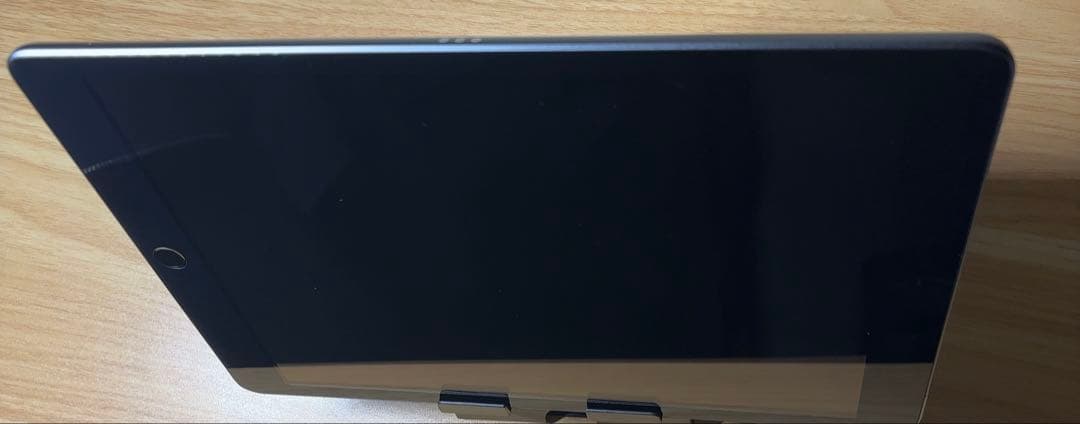 早い者勝ち　iPad 第８世代　32GB セルラー