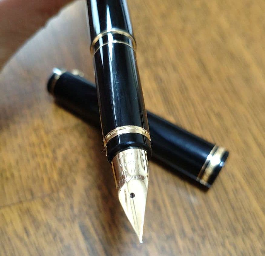 パイロット エラボー（ELABO） 万年筆 金色装飾 14K