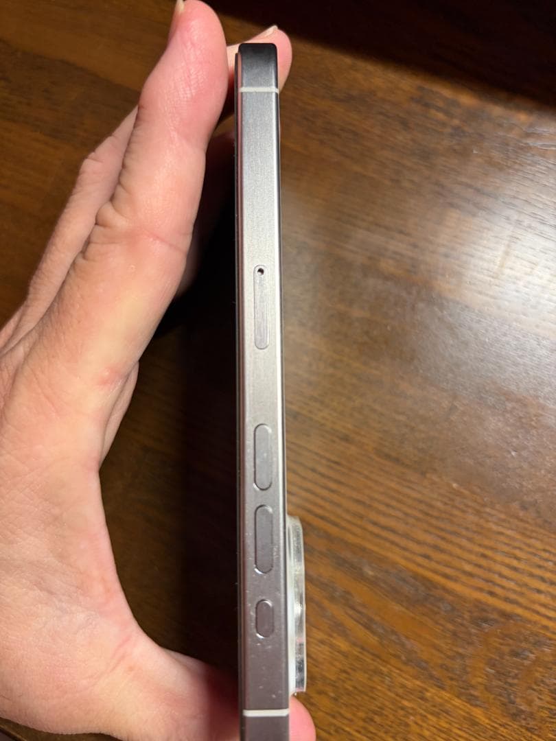 iPhone 15 Pro ホワイトチタニウム 128GB　おまけ有り