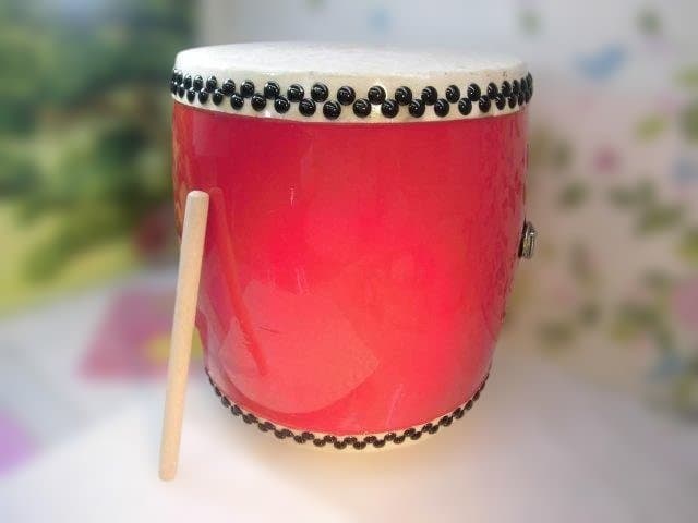 新品未使用(送料無料)26.980円　エイサー大太鼓36cm*40cmバチ付き