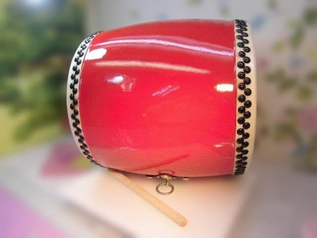 新品未使用(送料無料)26.980円　エイサー大太鼓36cm*40cmバチ付き