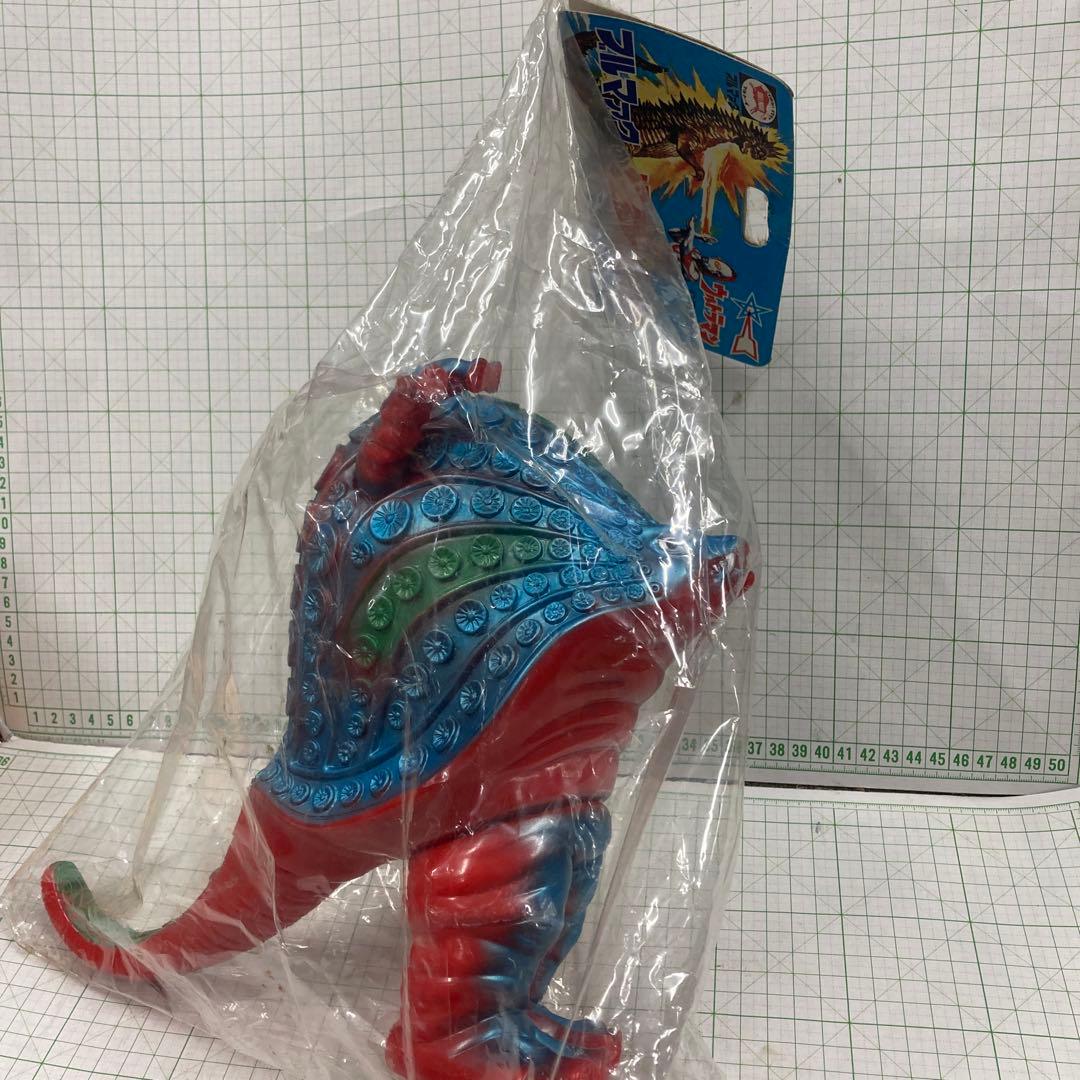 2001年に、ブルマークソフビ復刻版シリーズの初期カラージャイアントタッコンク