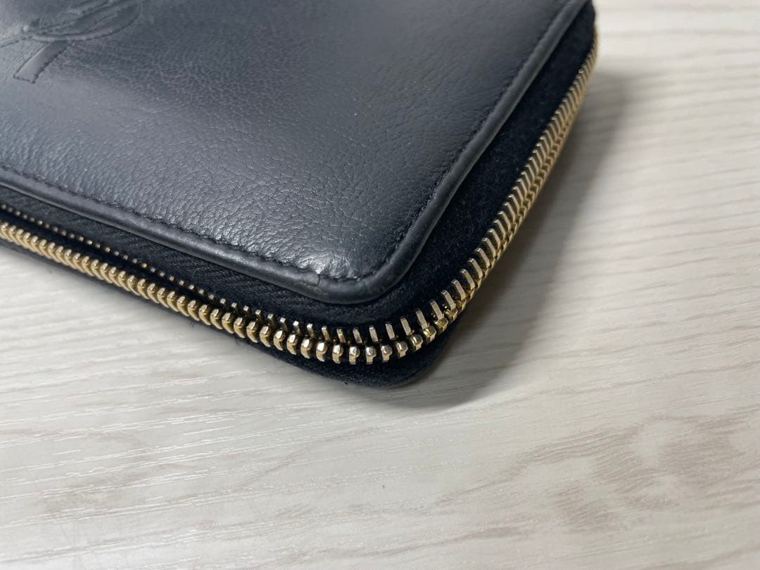 Yves Saint Laurent ブラック長財布