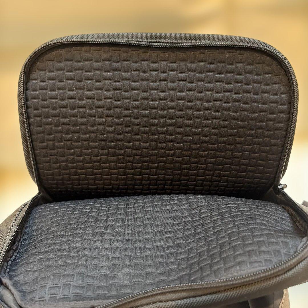 美品　TUMI スリム バックパック ビジネス リュック ブラック