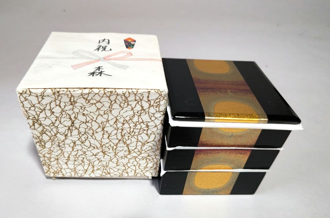 金箔の重箱　箔一　金澤箱　お正月用品