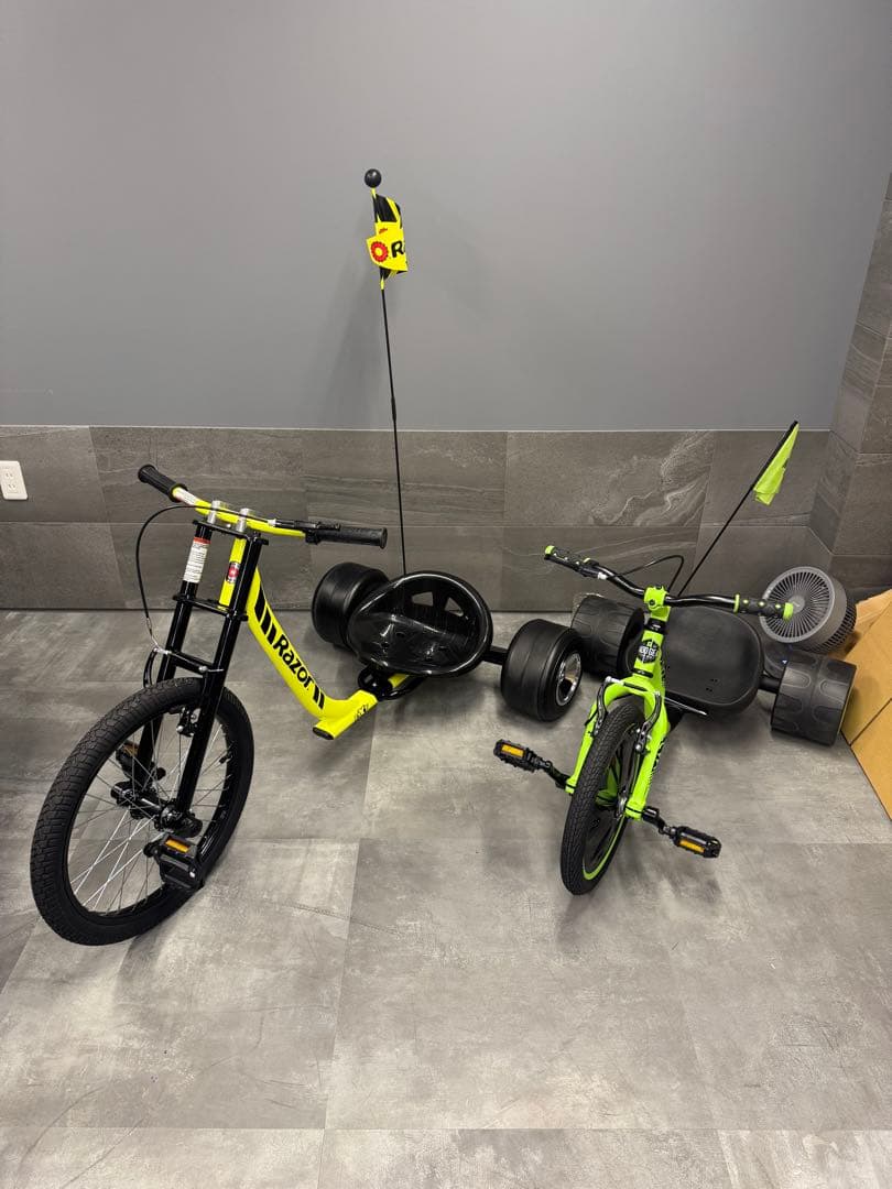 ち*こ様 ドリフトトライク Razor DXT Drift Trike イエロー