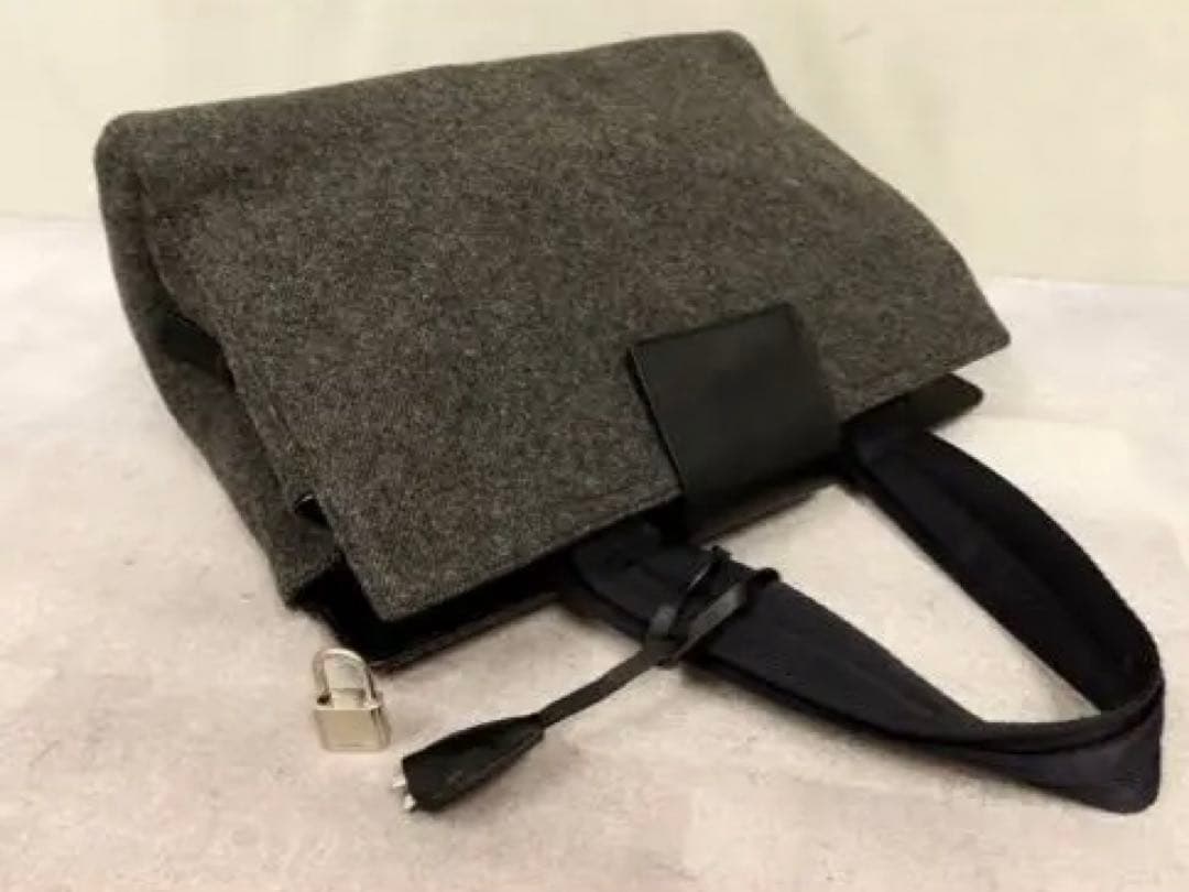 ♥*】様 超美品　PRADA プラダ　三角ロゴ　ウール カーフ レザー 本革　ハ