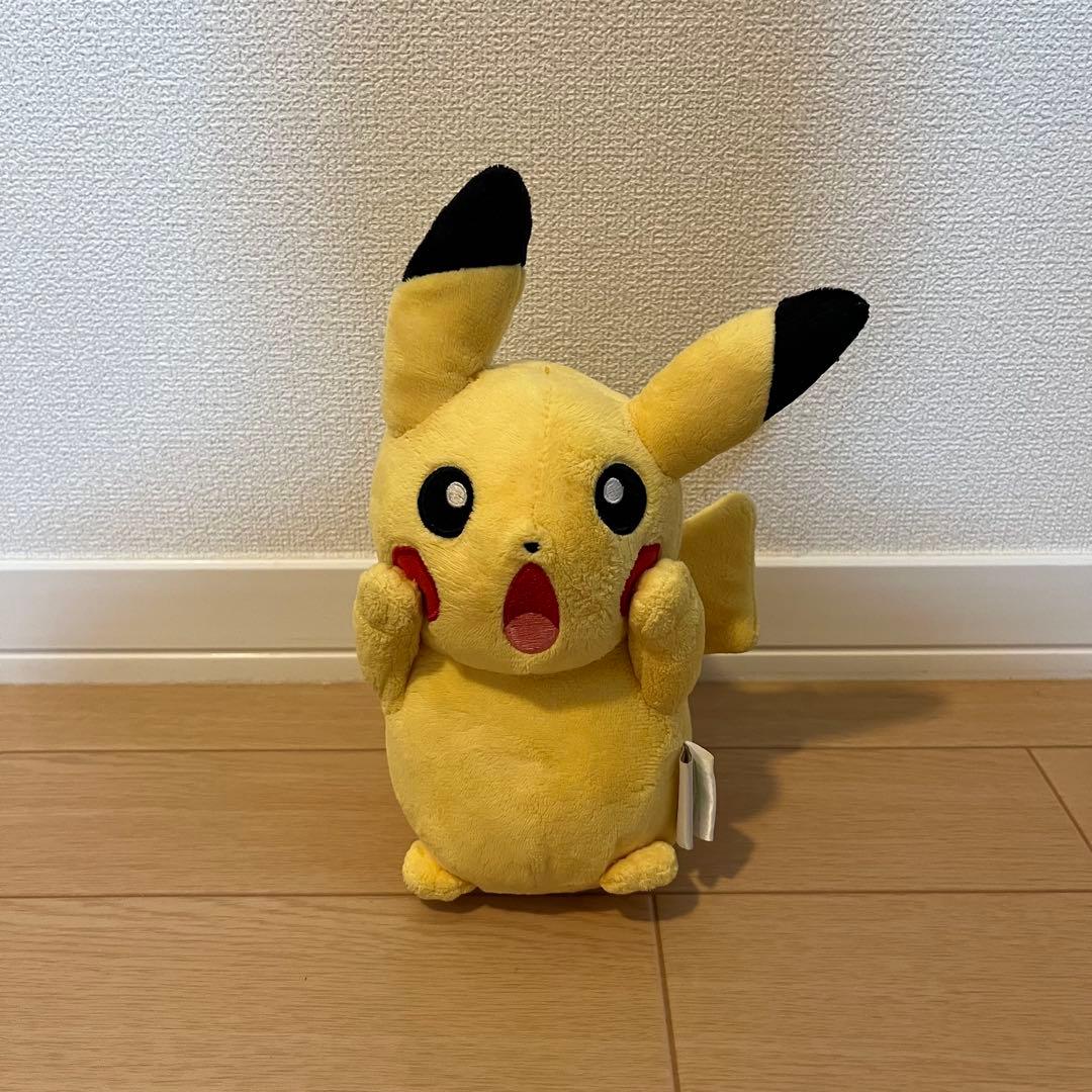 ピカチュウ　ムンク　ぬいぐるみ