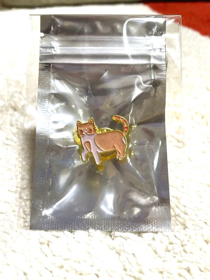 ガチャガチャ　しょがすと　ピンバッジ