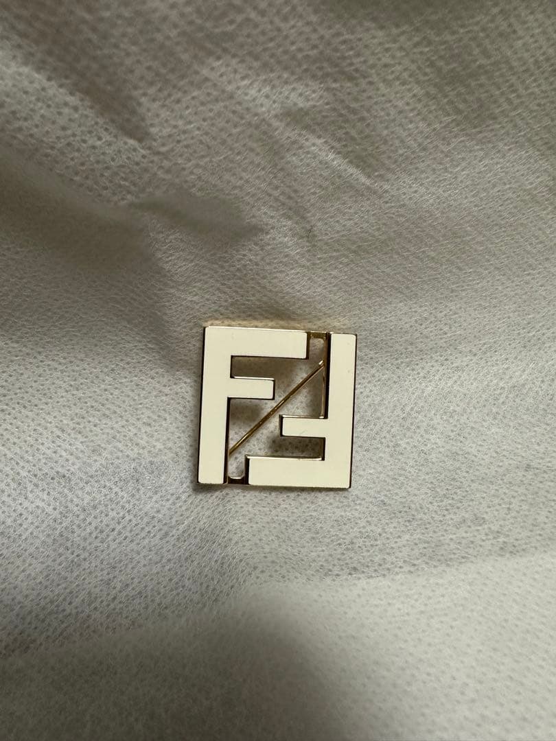 FENDI❣️ブローチ❣️