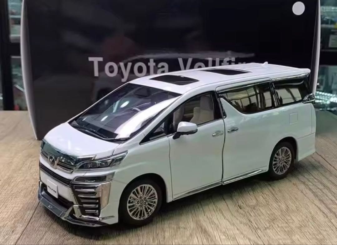 トヨタ ヴェルファイア 1/18 ダイキャストモデルホワイト ミニカー