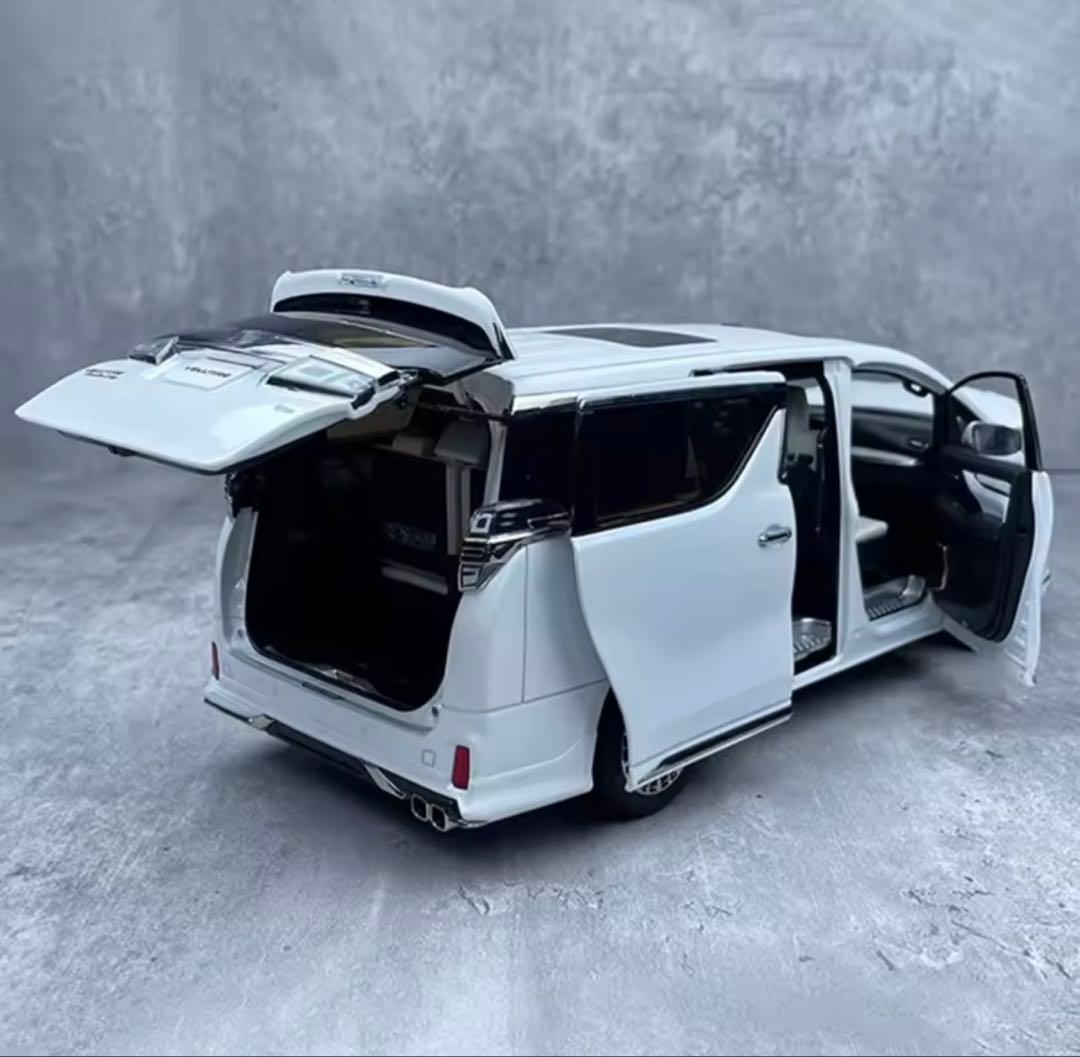 トヨタ ヴェルファイア 1/18 ダイキャストモデルホワイト ミニカー