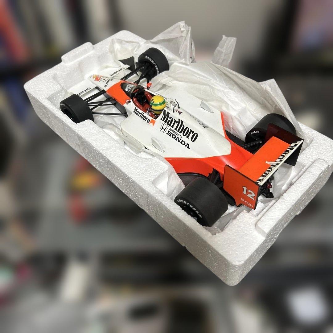 アイルトン・セナ マクラーレン MP4/4 ミニカー 1/18
