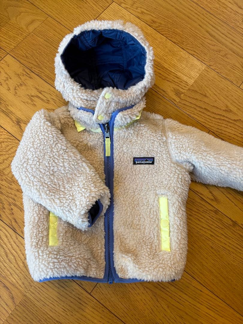 新品未使用patagonia リバーシブルフード付きジャケット 2T