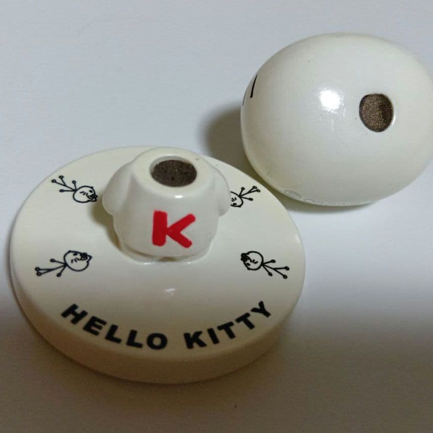 2007年　ハローキティ　マグネット　メモスタンド　３種類　サンリオ