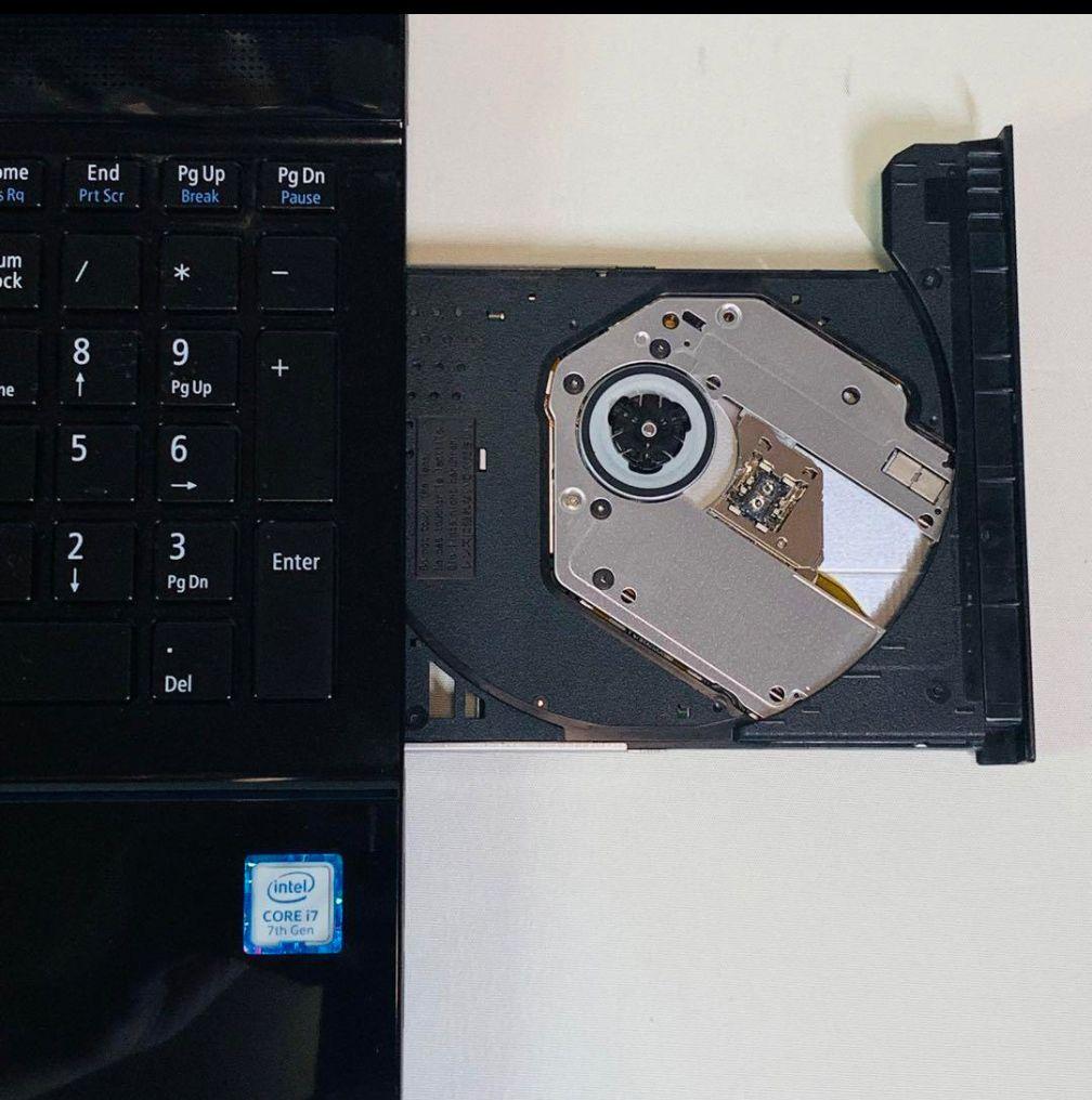 NEC LaVie ノートPC i7 32GB 1TB SSD