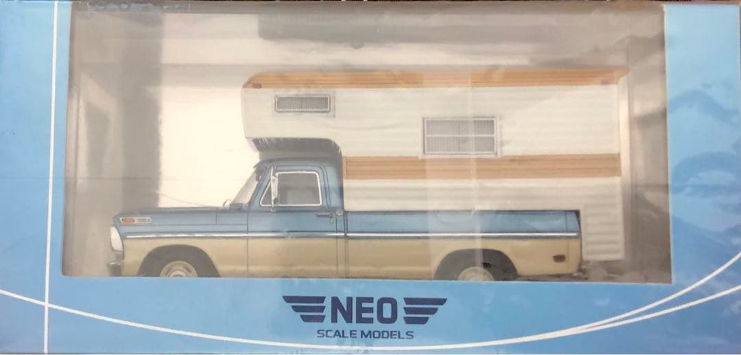 Ford F-100 キャンピングトレーラー付き