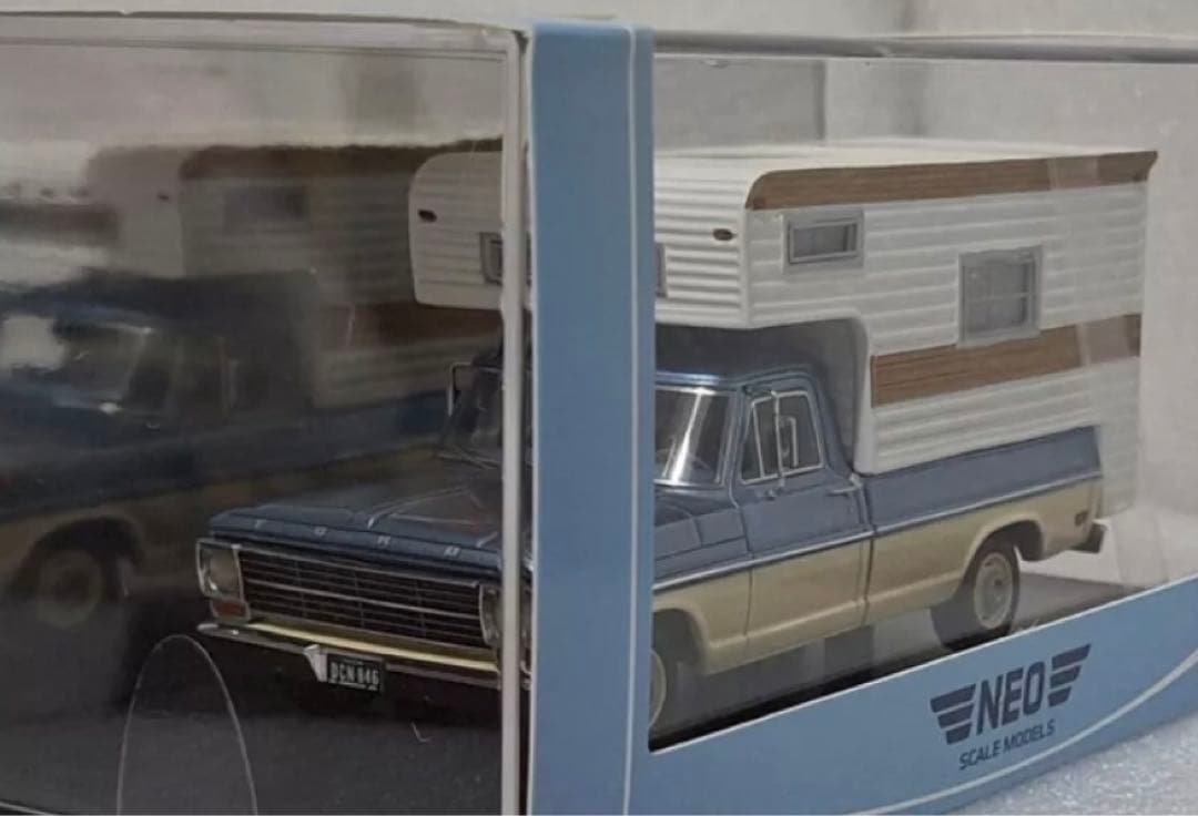 Ford F-100 キャンピングトレーラー付き