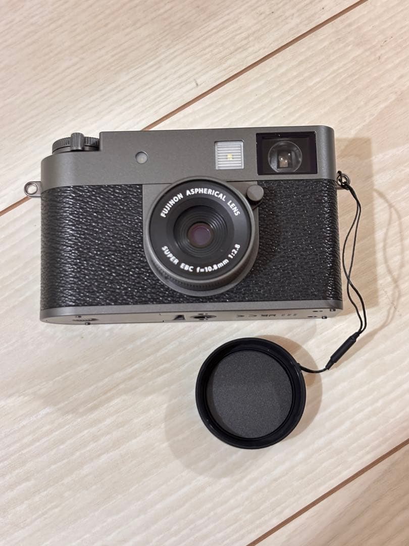 FUJIFILM X half X-HF1 カメラ　未使用　箱本体美品　保証書付