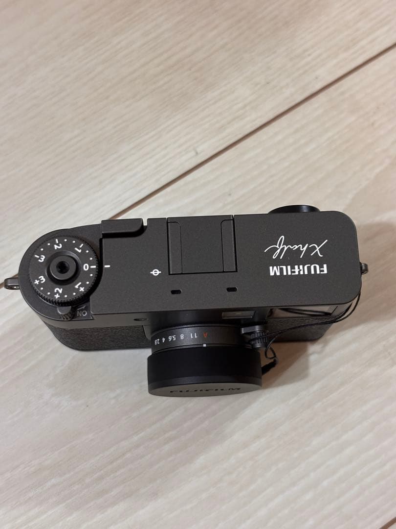 FUJIFILM X half X-HF1 カメラ　未使用　箱本体美品　保証書付