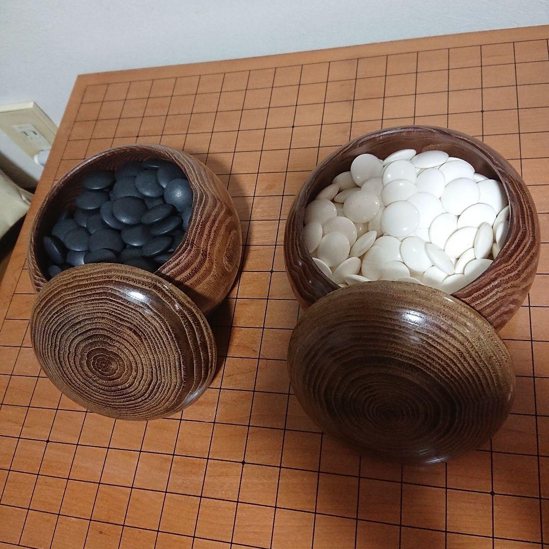 4.8寸 囲碁盤 碁盤 碁石セット　囲碁セット へそ有り 足付 はまぐり 那知黒