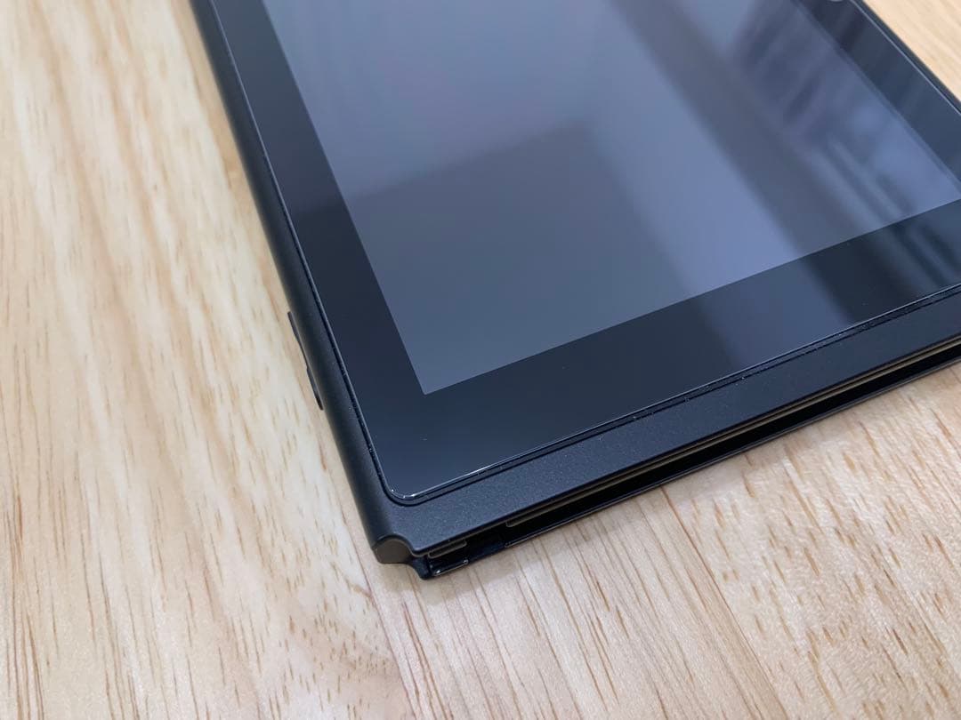 【美品】Switch 2023年製 本体のみ(おまけ付き)