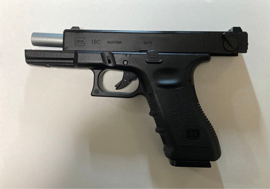東京マルイGlock 18C ガスブローバック　セミカスタム　2丁拳銃　グロック
