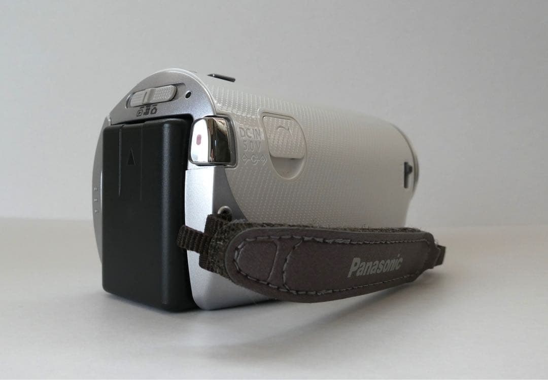 Panasonic HC-V300M 高解像度（HD）カメラ本体とバッテリー含む