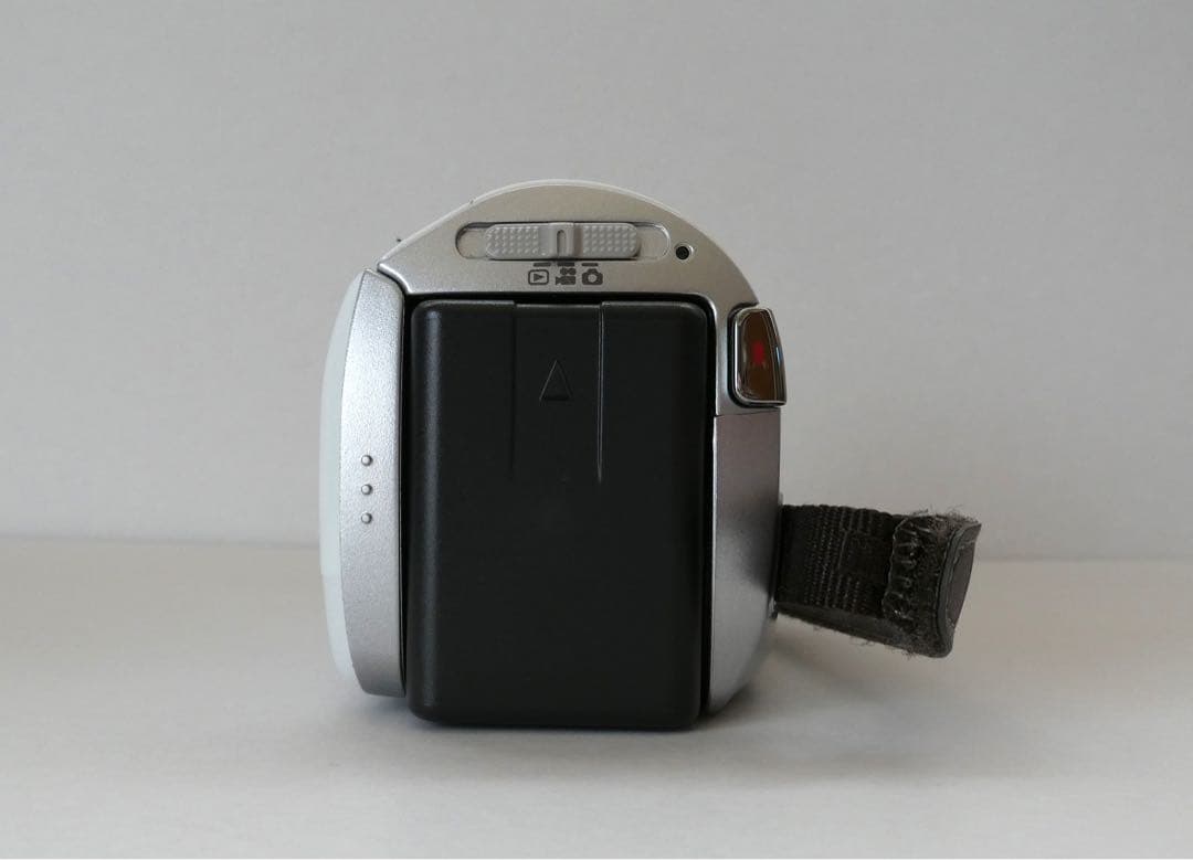 Panasonic HC-V300M 高解像度（HD）カメラ本体とバッテリー含む