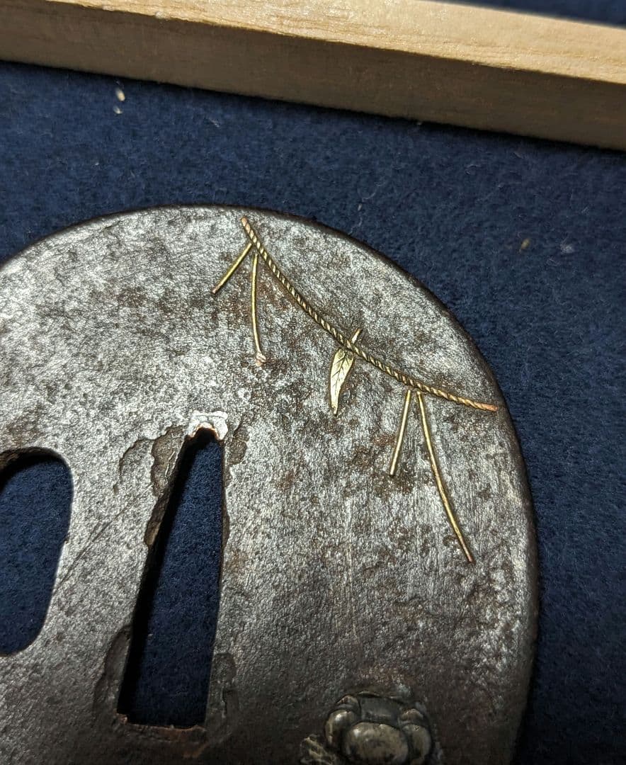 高級日本刀鍔！保存状態抜群！花の絵！