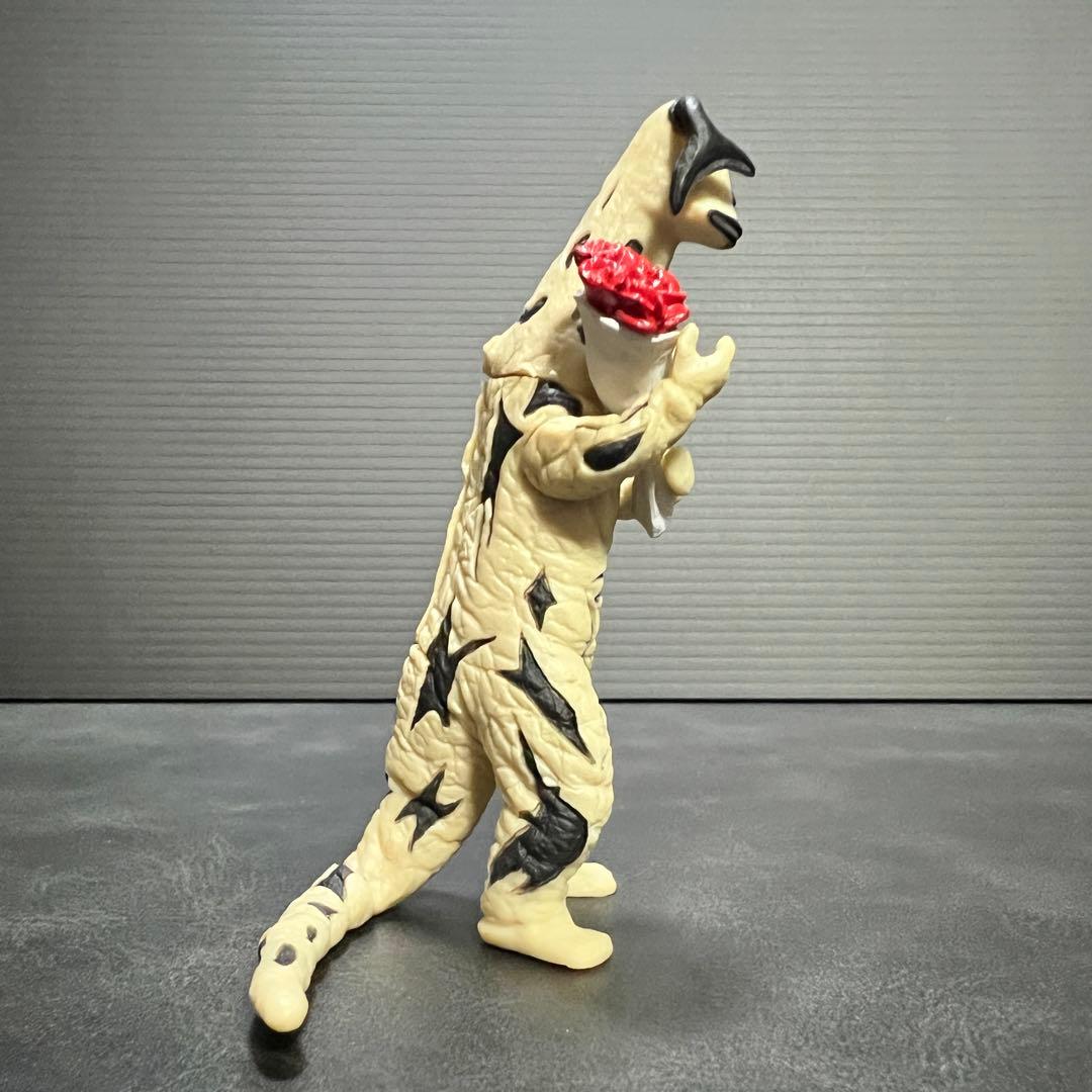 ガシャポンHG外伝　ウルトラファイト　エレキング　レア