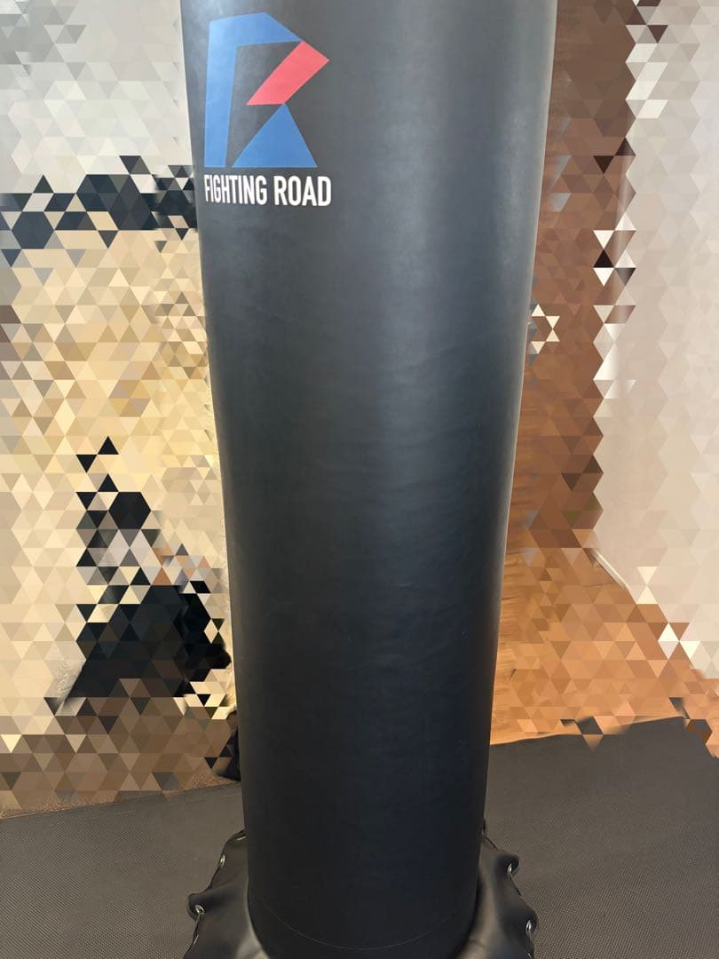 【FIGHTING ROAD】 サンドバッグ　自立式　手、足サポーター付き