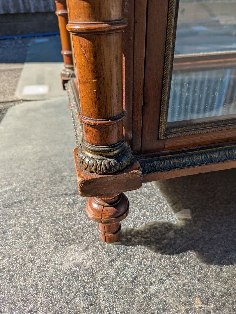 イギリス19世紀　ヴィクトリアンブロンズ飾付ショーケース