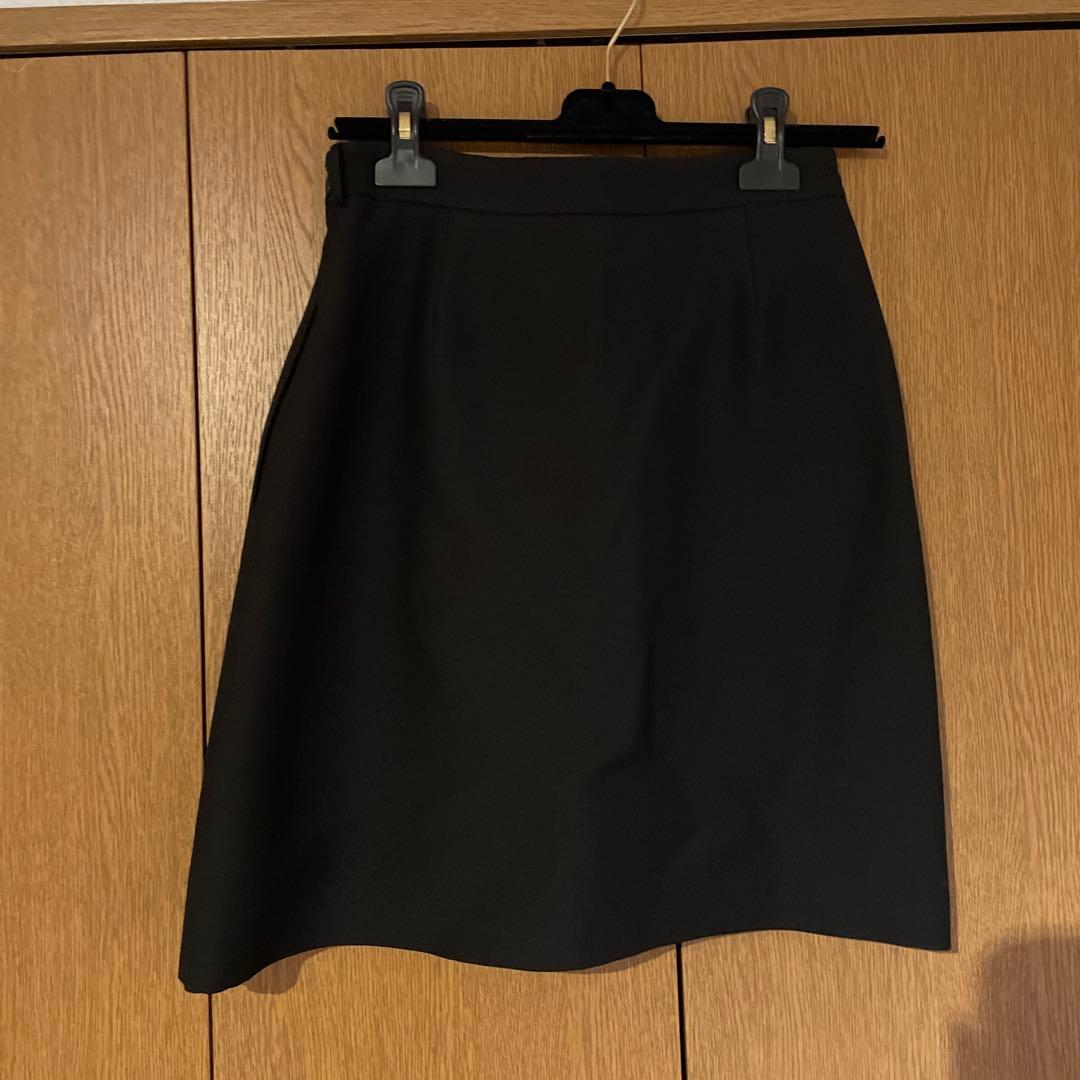 ヴァレンティノ　膝丈スカート