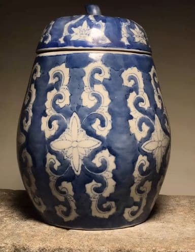 青花磁 茶入れ。 工芸品 美術品 置物 コレクション品 中国陶器 景徳鎮