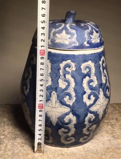 青花磁 茶入れ。 工芸品 美術品 置物 コレクション品 中国陶器 景徳鎮