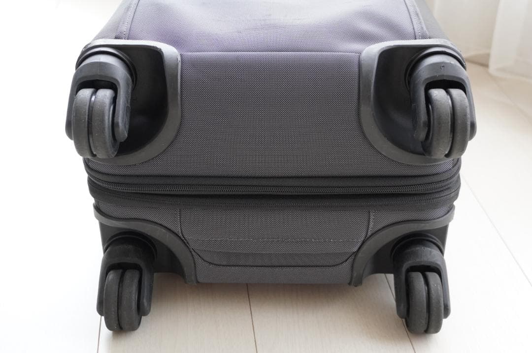 TUMI ALPHA2 インターナショナル エクスパンダブル・4ウィールキャリー