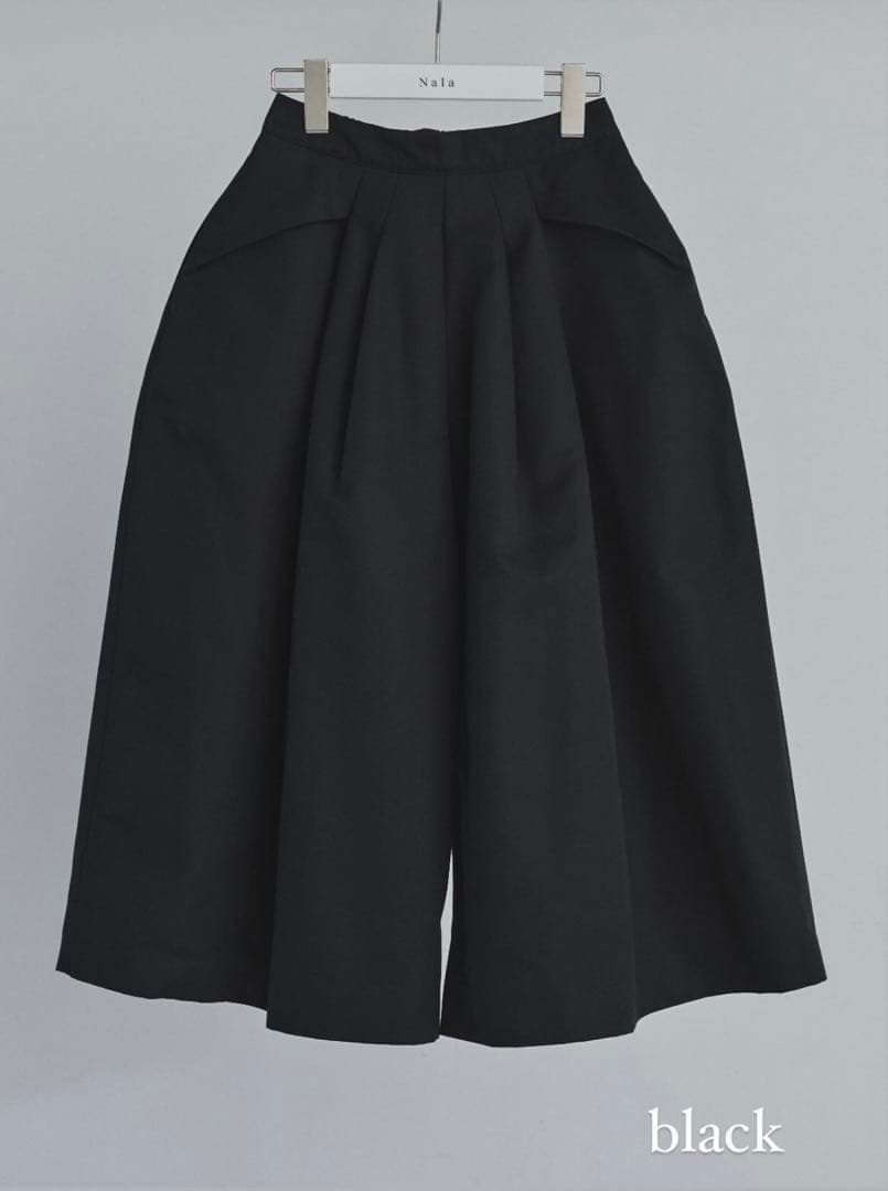 Nala 黒 ドレスパンツ　新品未使用