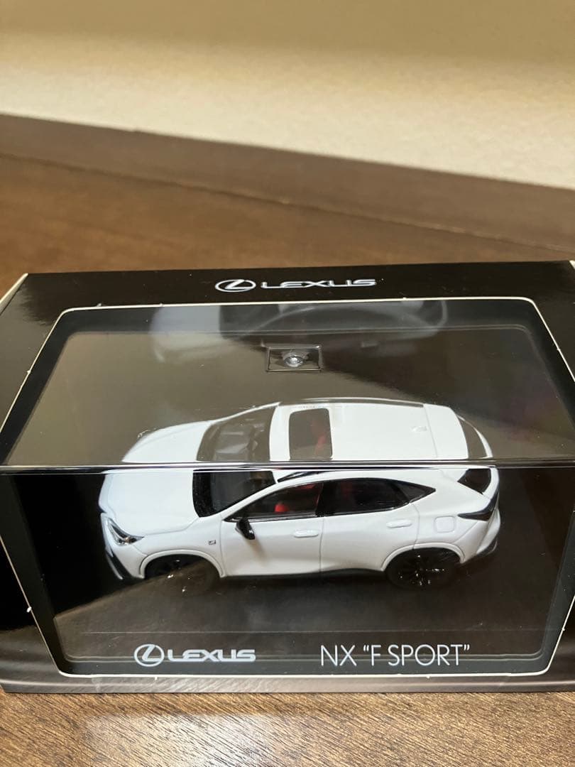 Lexus NX F SPORT 1/43スケールミニカー