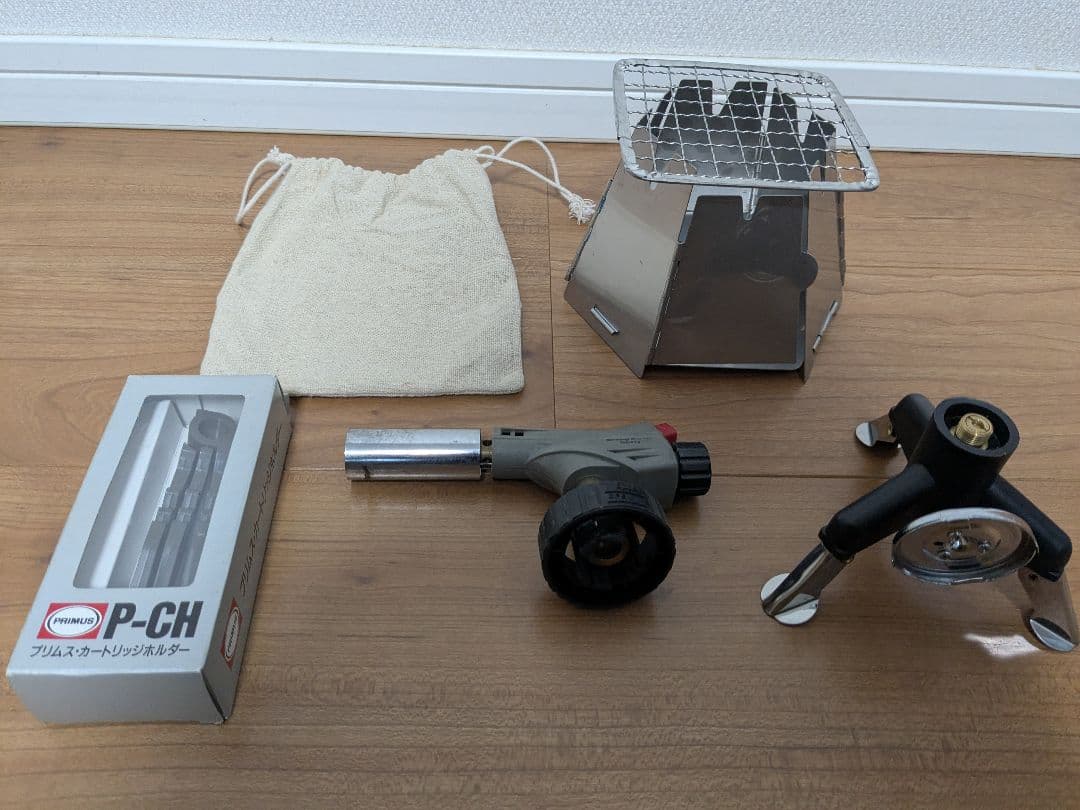 キャンプ用品まとめ売り　焚き火台、ストーブ、ランタン等　カーゴBOX発送