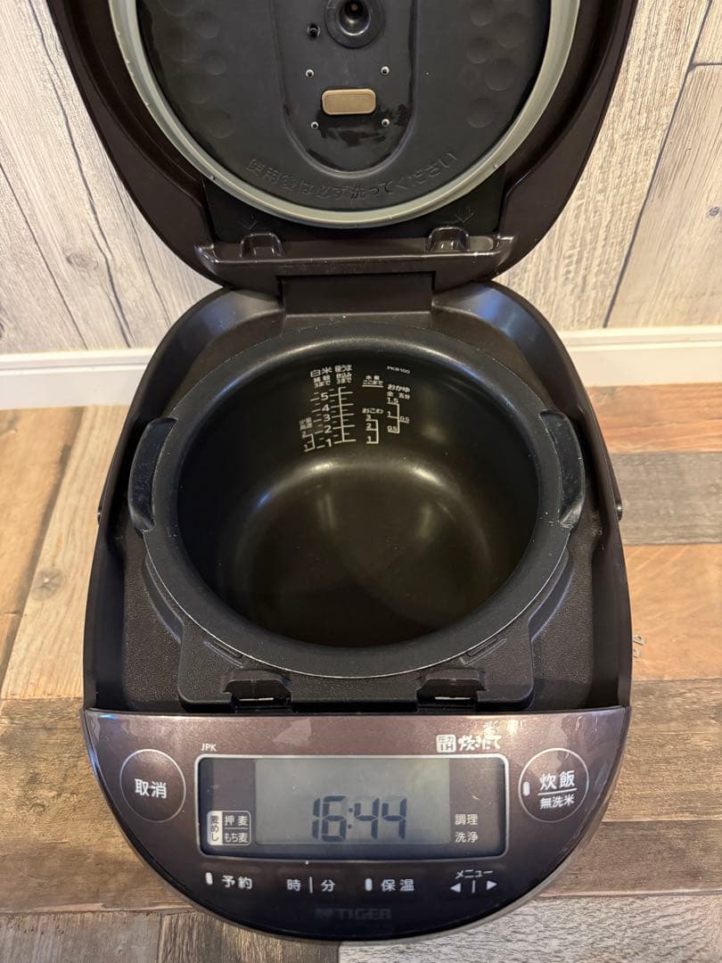 【タイガー】圧力IH炊飯ジャー　△jpk-B100